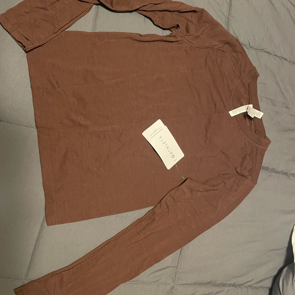 Athleta women’s ascent long sleeve shirt